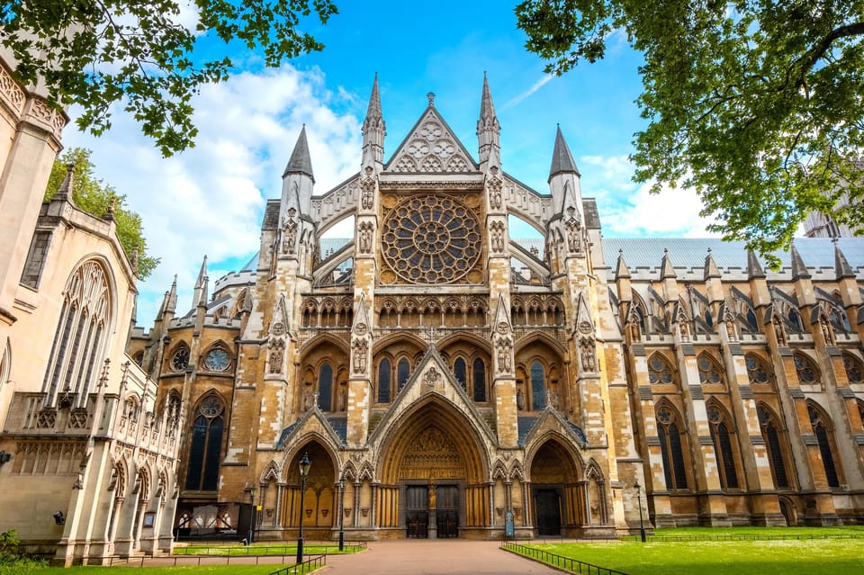 London: Westminster Abbey Priority Access & Guided City Tour - Buckingham Palace, Whitehall, and 10 Downing Street: Power You Can See Without Waiting