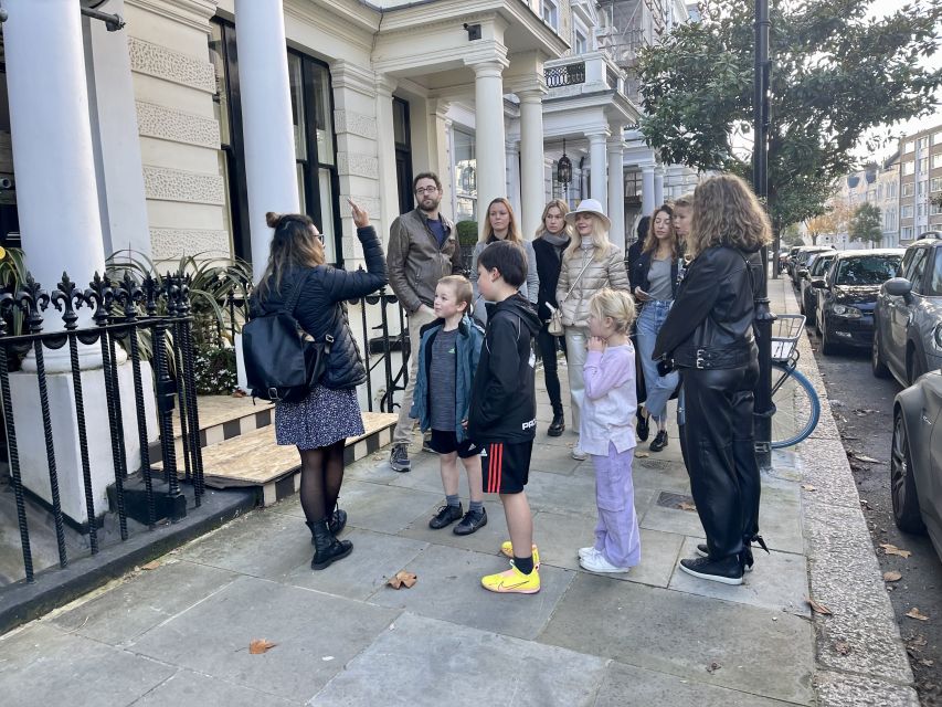 Notting Hill Walk Celebrities and Film Locations- London - Electric Cinema, the Bookshop, and the Blue Door Photo Zone