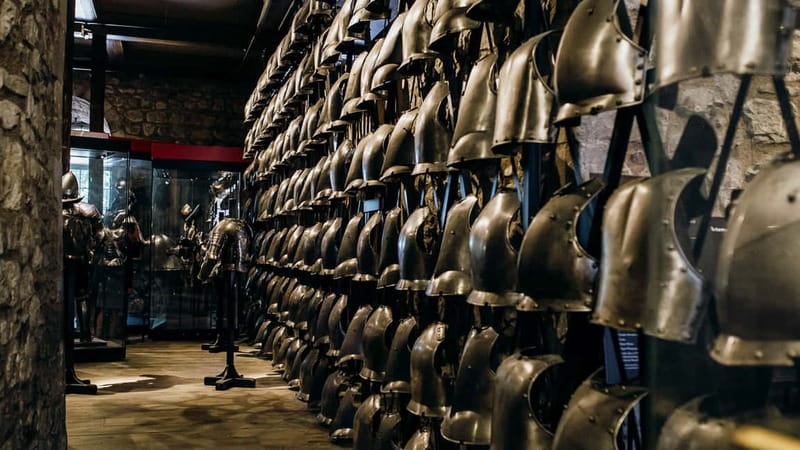 Tower of London Tour with Crown Jewels, plus River Cruise - The Thames river cruise pass: using it any day from any pier
