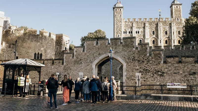 Tower of London Tour with Crown Jewels, plus River Cruise - Jewel House and the Crown Jewels: seeing 23,000 gemstones explained