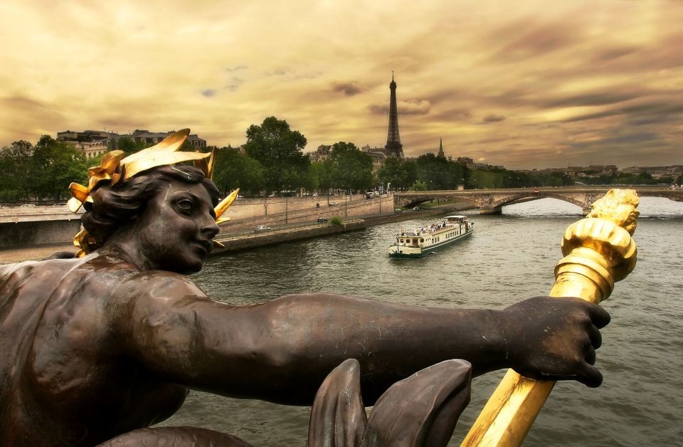 Welcome to Paris Day Trip from London via Train - St Pancras to Paris: the train ride that keeps things smooth